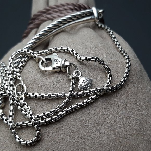 David Yurman Crossover Bar Necklace - Picture 4 of 6